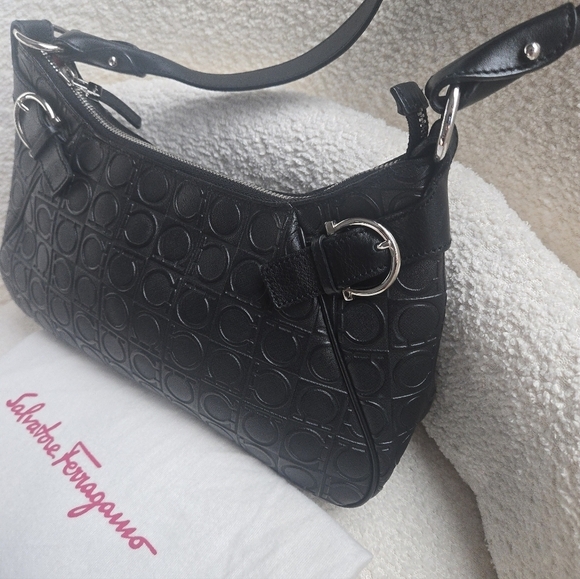 Salvatore Ferragamo Handbags - Salvatore Ferragamo Black Gancini Leather Shoulder Bag EUC